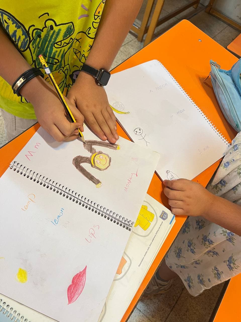 آموزشگاه زبان های خارجی مستقیم